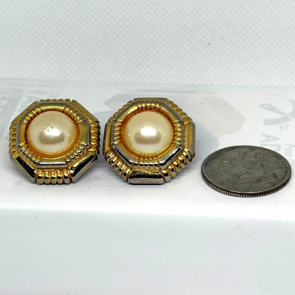 Vintage Gold Tone Octagon Pearl Clip-On Earrings 1" Retro Classic Jewelry